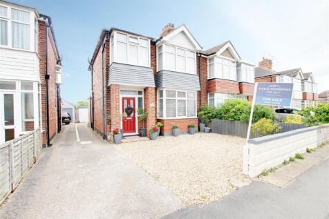 Wellington Road, Mablethorpe LN12 3 bed semi
