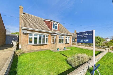 Main Street, Trusthorpe LN12 4 bed detached bungalow for sale