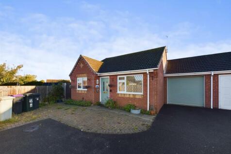 2 bedroom detached bungalow for sale