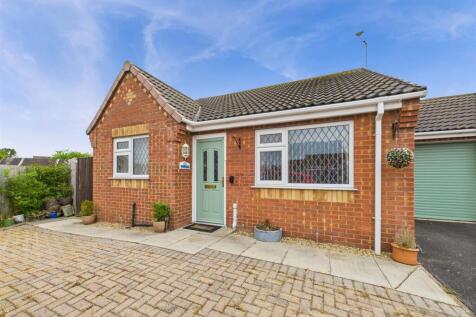 Aqua Drive, Mablethorpe LN12 2 bed detached bungalow for sale