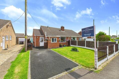 2 bedroom semi-detached bungalow for sale