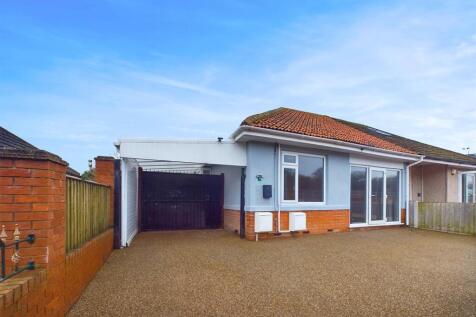 2 bedroom semi-detached bungalow for sale