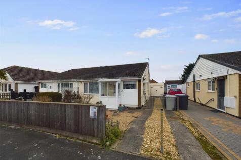 2 bedroom semi-detached bungalow for sale