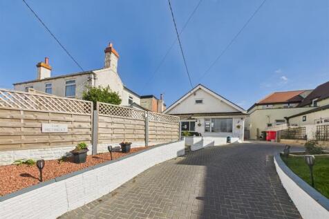 4 bedroom detached bungalow for sale