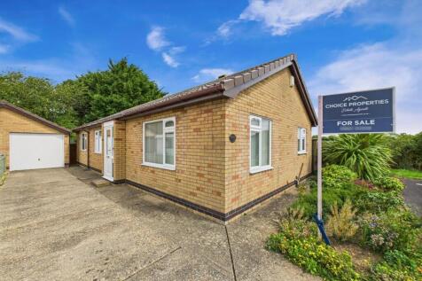 4 bedroom detached bungalow for sale