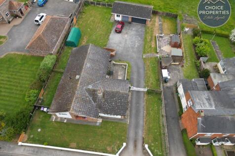4 bedroom detached bungalow for sale