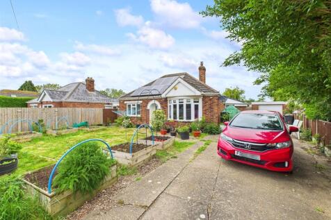 2 bedroom detached bungalow for sale