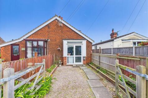 2 bedroom semi-detached bungalow for sale