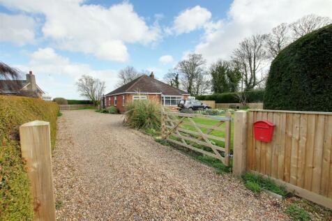 3 bedroom detached bungalow for sale