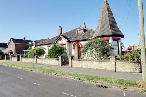 2 bedroom semi-detached bungalow for sale