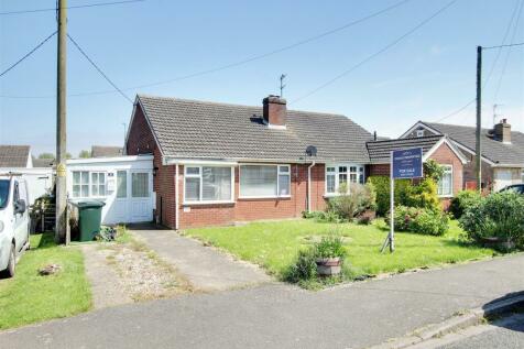 2 bedroom semi-detached bungalow for sale