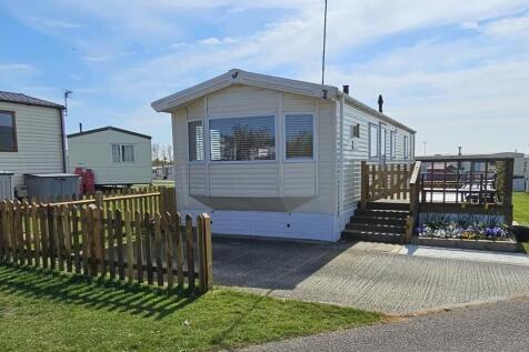 Flag Hill, Great Bentley, Colchester... 2 bed static caravan for sale