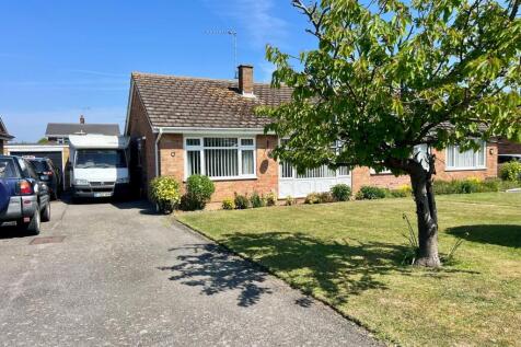 2 bedroom semi-detached bungalow for sale