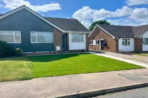 Columbine Gardens, Walton on the... 2 bed bungalow for sale