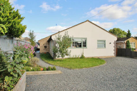 4 bedroom detached bungalow for sale