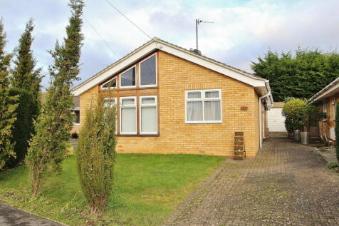 Manor Road, Ducklington, OX29 2 bed detached bungalow for sale