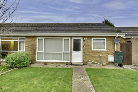 2 bedroom semi-detached bungalow for sale