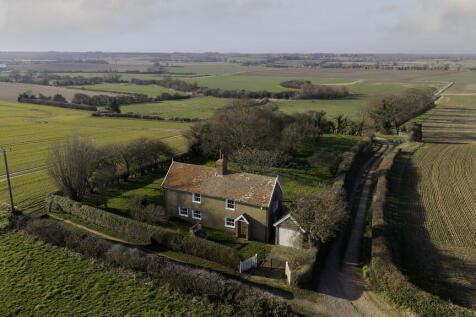Marsh Lane, Felixstowe IP11 4 bed cottage for sale