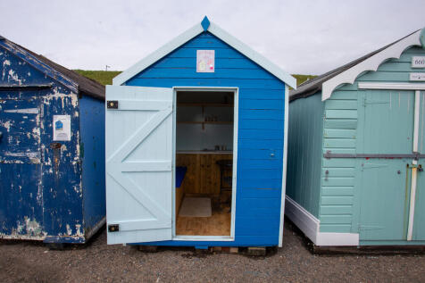Beach Hut 659, Felixstowe IP11 Chalet for sale