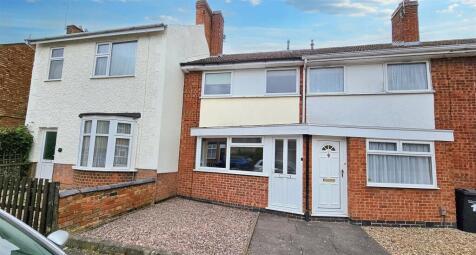 3 bedroom town house for sale