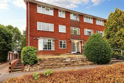 Brooklyn Court, Surrey GU22 2 bed flat for sale