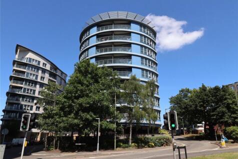 Oriental Road, Surrey GU22 2 bed flat for sale