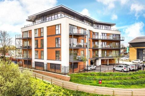 Sycamore Avenue, Surrey GU22 2 bed house for sale