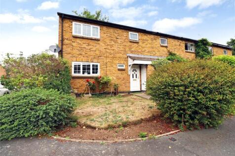 Conista Court, Surrey GU21 3 bed end of terrace house for sale