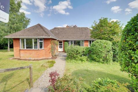Knowle Close, Caversham Heights, Reading 3 bed detached bungalow for sale