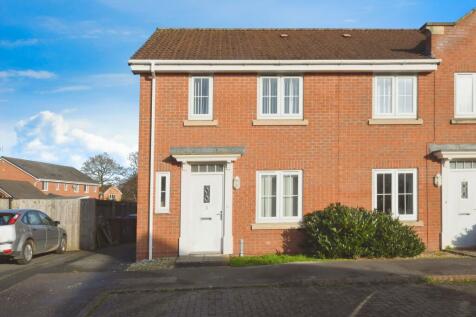 3 bedroom town house for sale