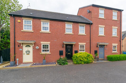 3 bedroom terraced house for sale