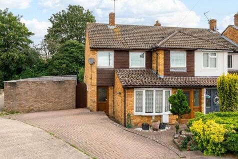 Lilliards Close, Hoddesdon 3 bed end of terrace house for sale