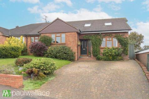 4 bedroom semi-detached house for sale