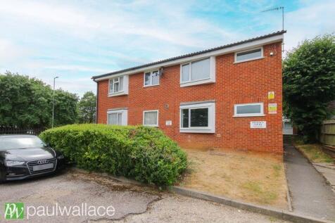 1 bedroom ground floor flat for sale