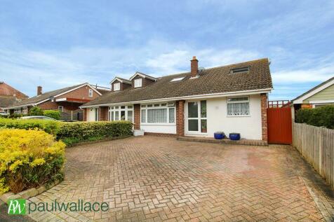 3 bedroom semi-detached bungalow for sale