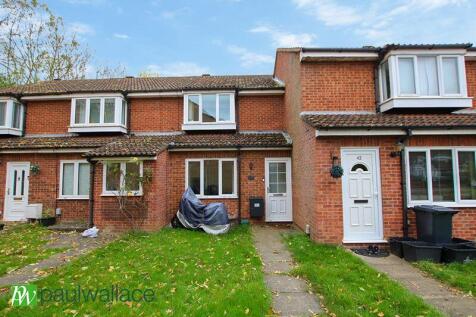 Beeston Drive, West Cheshunt 2 bed terraced house for sale