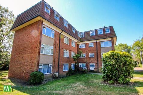 Lambs Close, Potters Bar 2 bed flat for sale