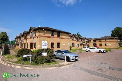 Victoria Close, Cheshunt 1 bed ground floor flat for sale