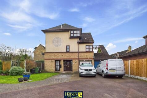 Amersham Avenue, Langdon Hills... 1 bed apartment for sale