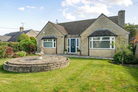 2 bedroom detached bungalow for sale