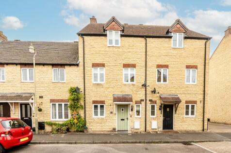 Russett Avenue, Carterton... 4 bed townhouse for sale