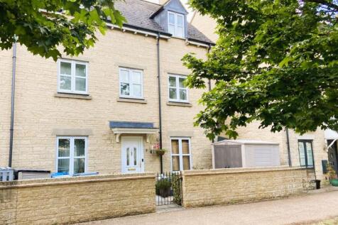 Ash Avenue, Carterton, Oxfordshire, OX18 4 bed end of terrace house for sale