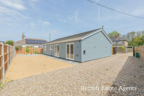 4 bedroom detached bungalow for sale