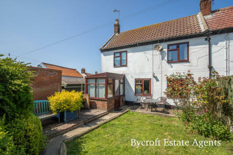 2 bedroom semi-detached house for sale