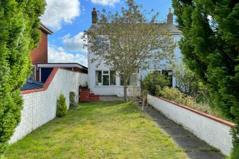 2 bedroom semi-detached house for sale