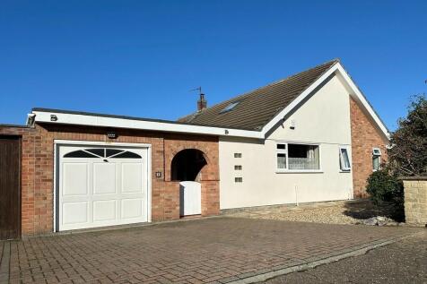 4 bedroom detached bungalow for sale