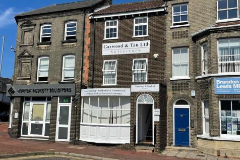 Terraced house for sale