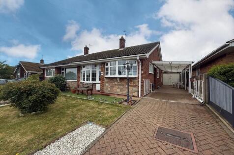 2 bedroom semi-detached house for sale