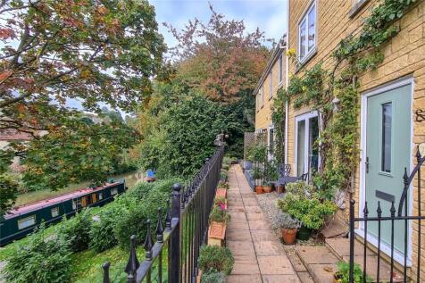 Baileys Barn, Bradford On Avon 3 bed terraced house for sale