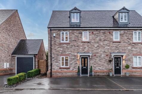4 bedroom semi-detached house for sale